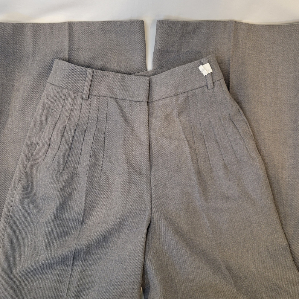 AKRIS Chic Gray Front Pleated Women's Trousers